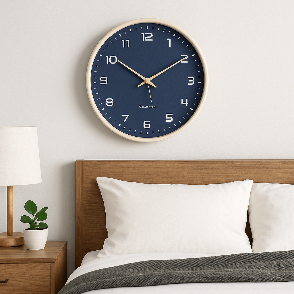 Horloge murale design en bois massif