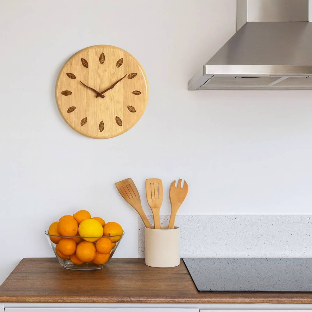 Horloge Murale Japonaise en Bois Massif