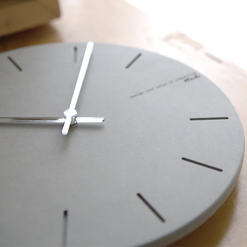 Horloge Murale Minimaliste en Bois – Effet Béton